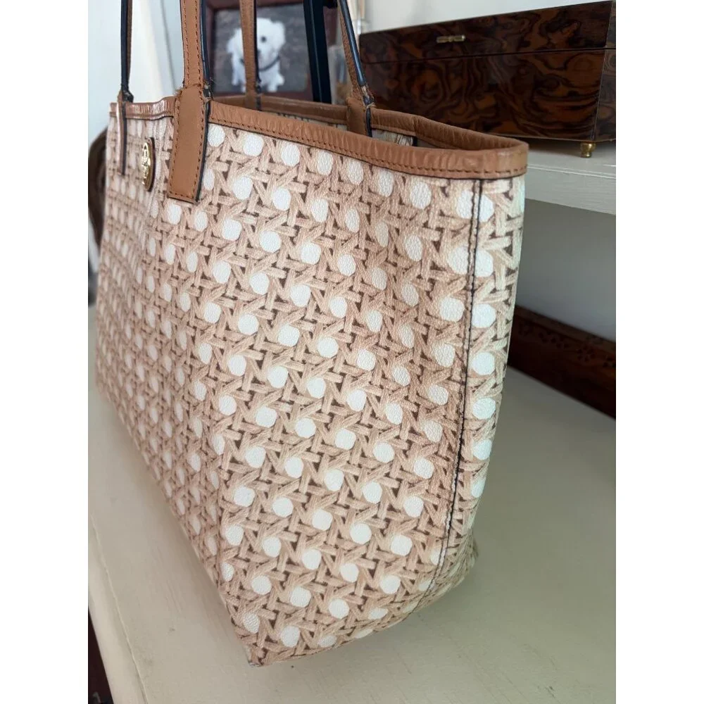 Tory Burch Ever-Ready Zip Beige Tote Bag - Picture 4 of 15